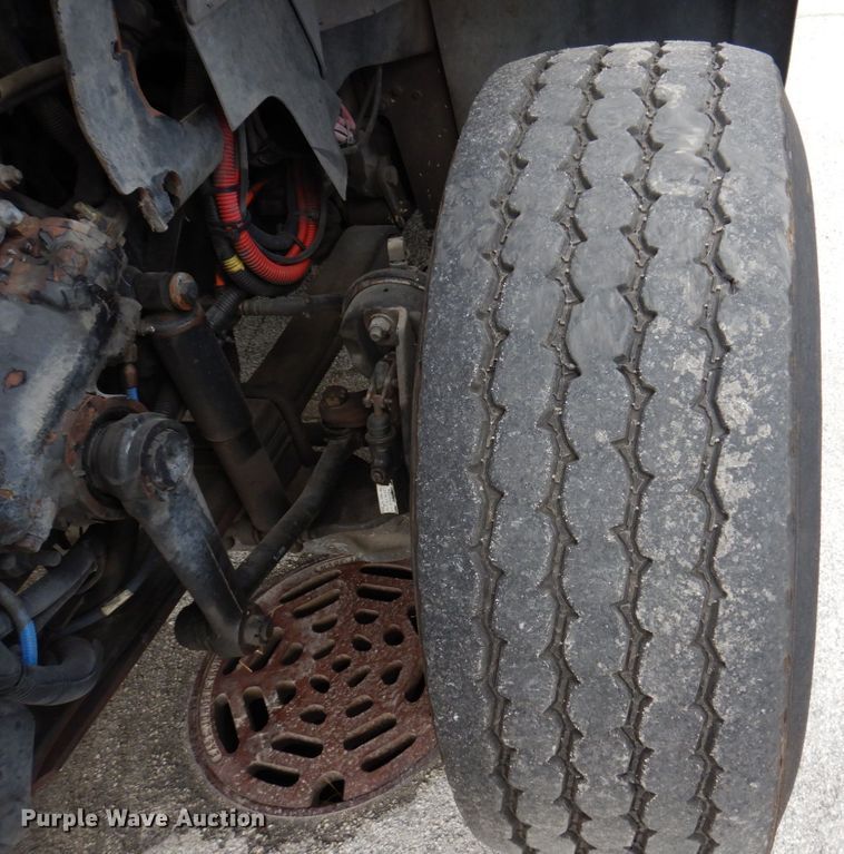 image for item JL9862 2016 International 7600  vacuum truck