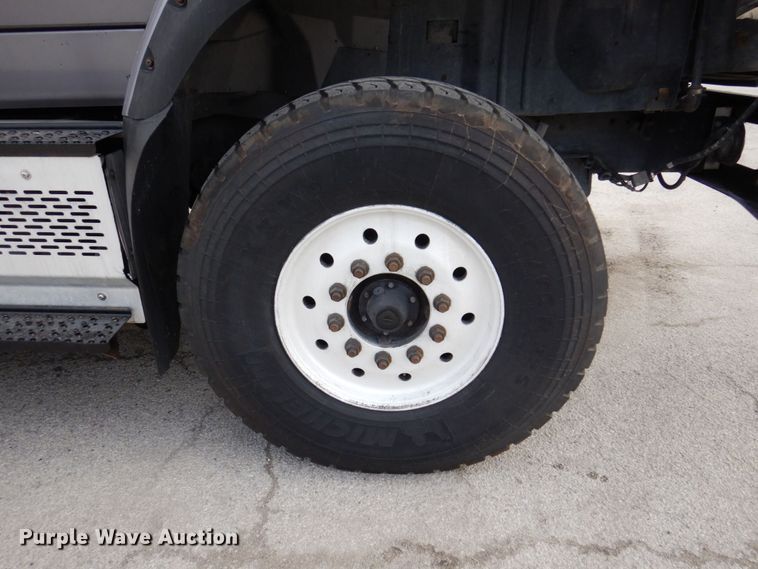 image for item JL9862 2016 International 7600  vacuum truck