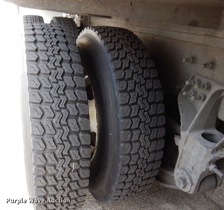 image for item JL9862 2016 International 7600  vacuum truck