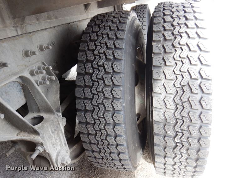 image for item JL9862 2016 International 7600  vacuum truck