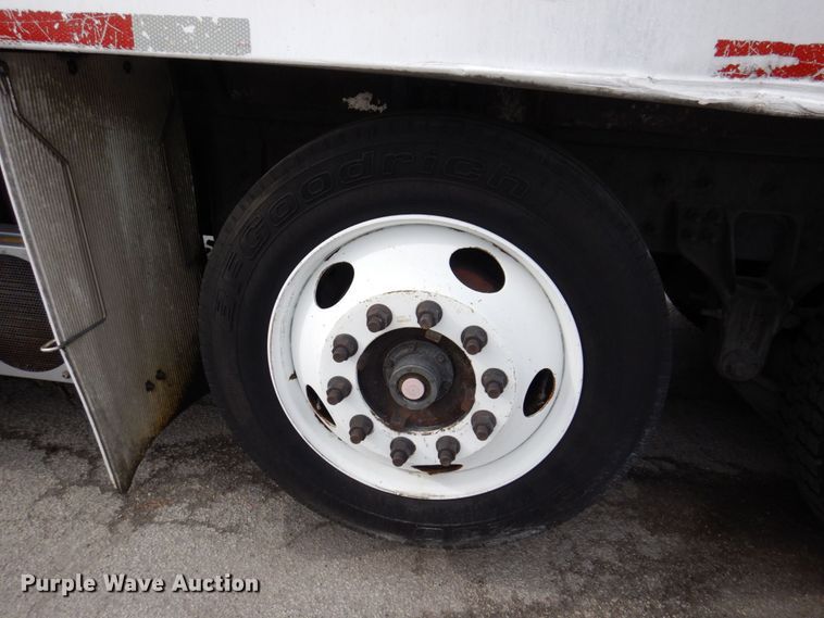 image for item JL9862 2016 International 7600  vacuum truck