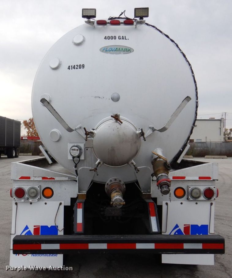 image for item JL9863 2014 International 7500  vacuum truck