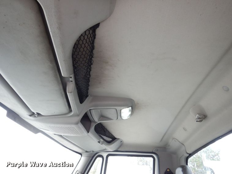 image for item JL9863 2014 International 7500  vacuum truck