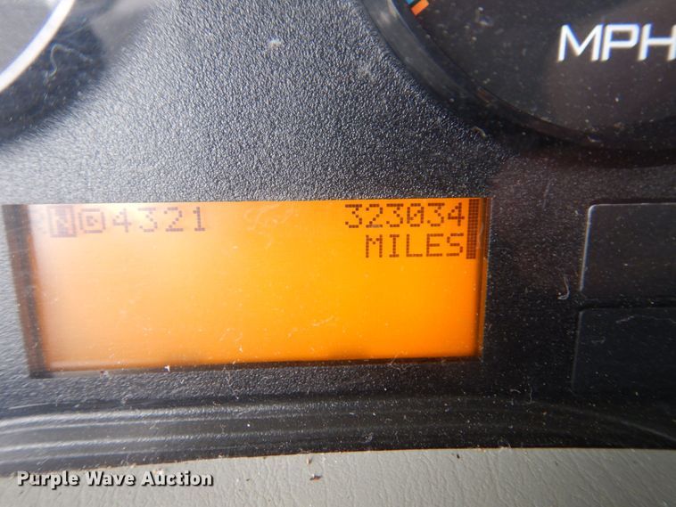 image for item JL9863 2014 International 7500  vacuum truck