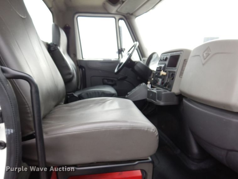 image for item JL9863 2014 International 7500  vacuum truck