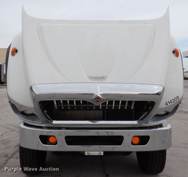 image for item JL9863 2014 International 7500  vacuum truck