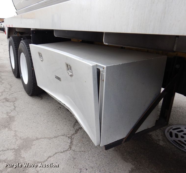 image for item JL9863 2014 International 7500  vacuum truck