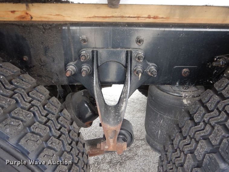 image for item JL9863 2014 International 7500  vacuum truck