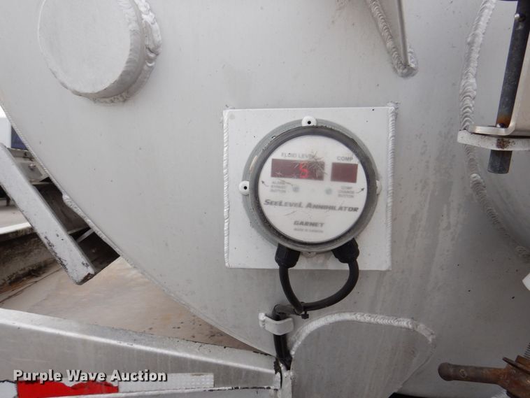 image for item JL9863 2014 International 7500  vacuum truck