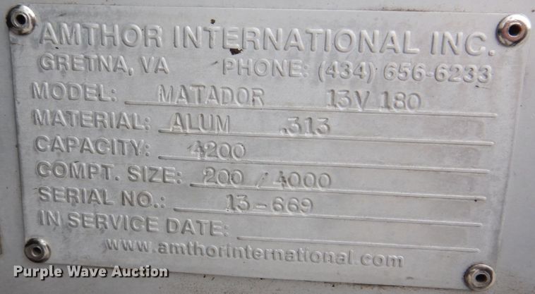 image for item JL9863 2014 International 7500  vacuum truck