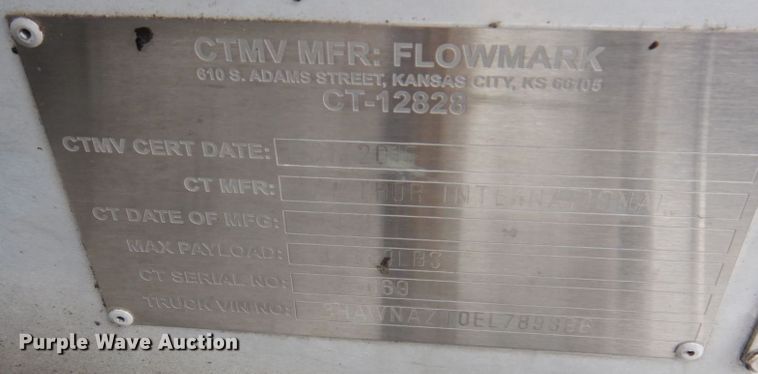 image for item JL9863 2014 International 7500  vacuum truck