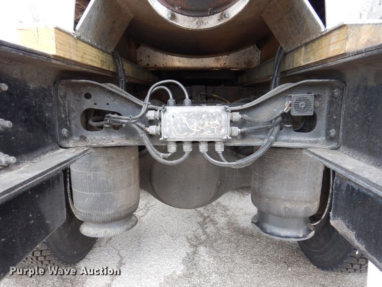 image for item JL9863 2014 International 7500  vacuum truck