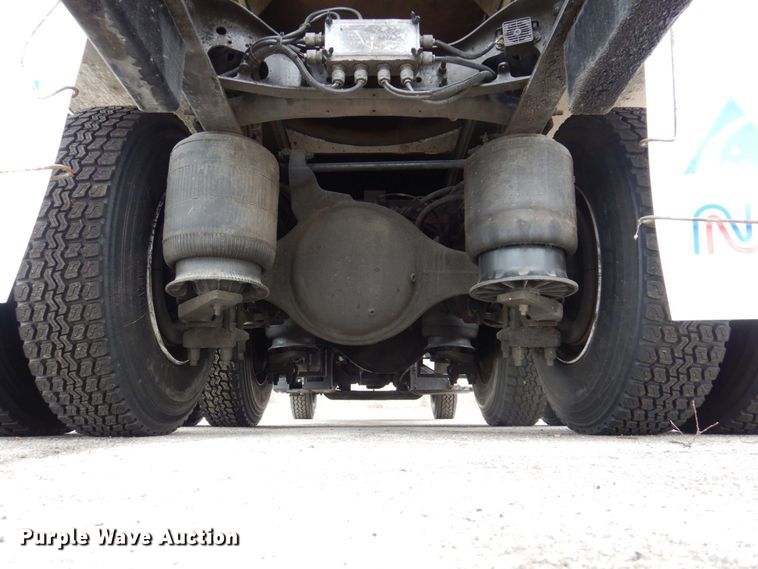 image for item JL9863 2014 International 7500  vacuum truck