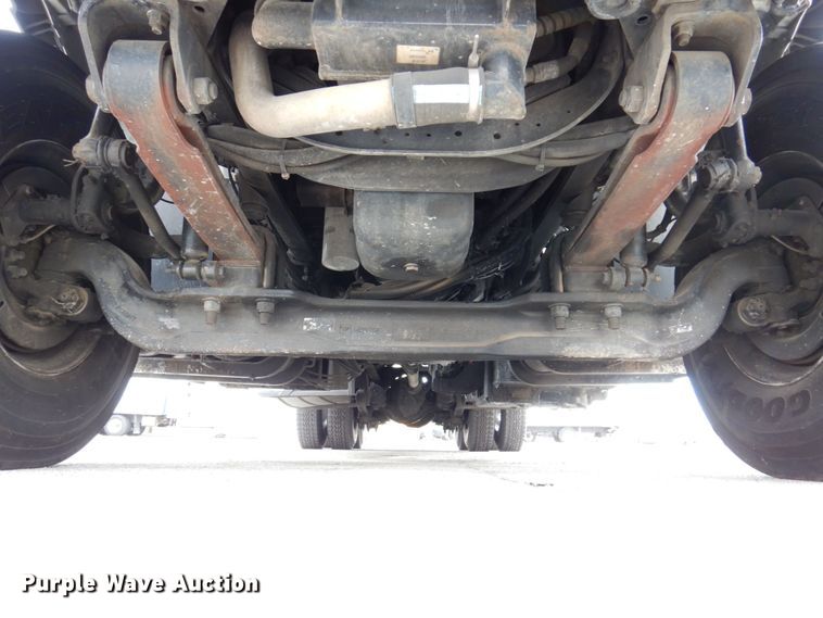 image for item JL9863 2014 International 7500  vacuum truck