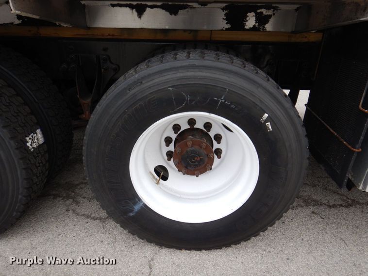 image for item JL9863 2014 International 7500  vacuum truck