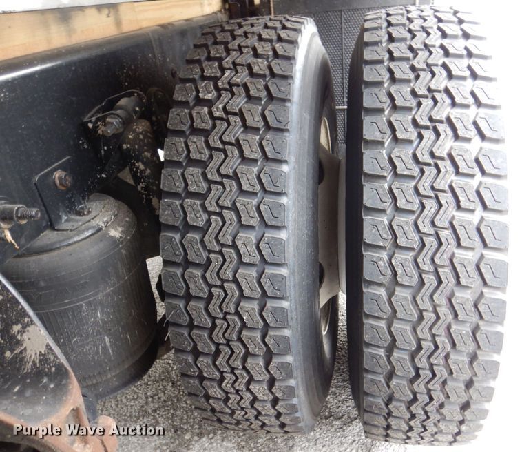 image for item JL9863 2014 International 7500  vacuum truck