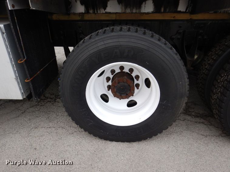 image for item JL9863 2014 International 7500  vacuum truck