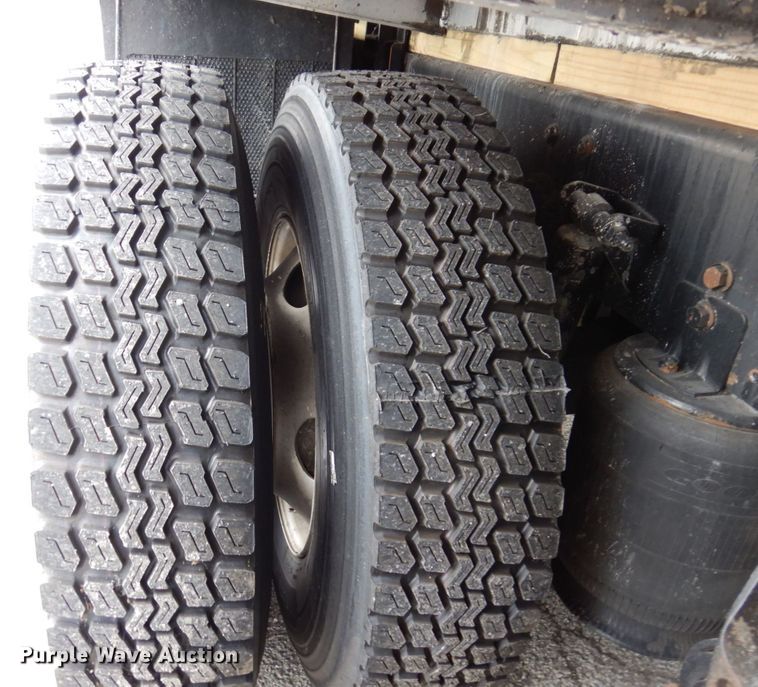 image for item JL9863 2014 International 7500  vacuum truck