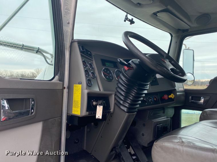 image for item JN9159 2012 Kenworth T370  utility / service truck