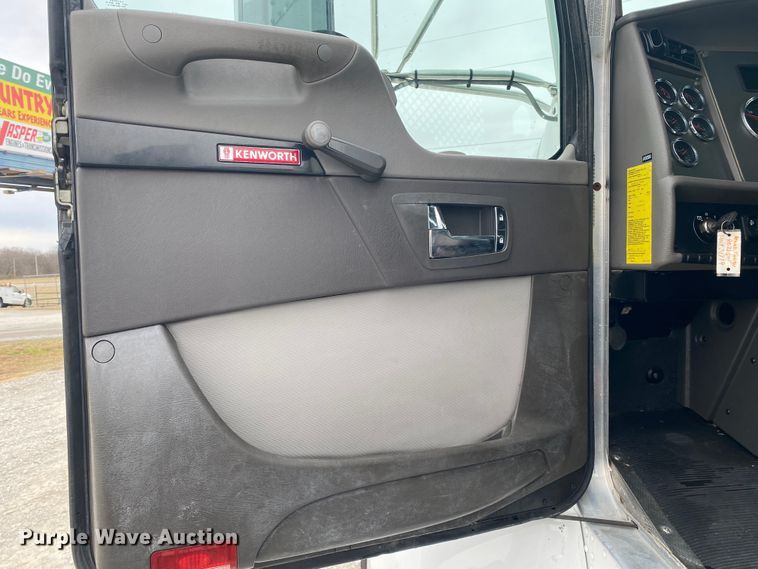 image for item JN9159 2012 Kenworth T370  utility / service truck