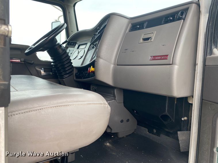 image for item JN9159 2012 Kenworth T370  utility / service truck