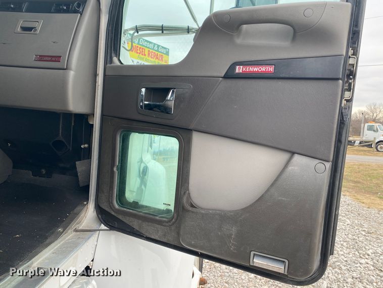 image for item JN9159 2012 Kenworth T370  utility / service truck