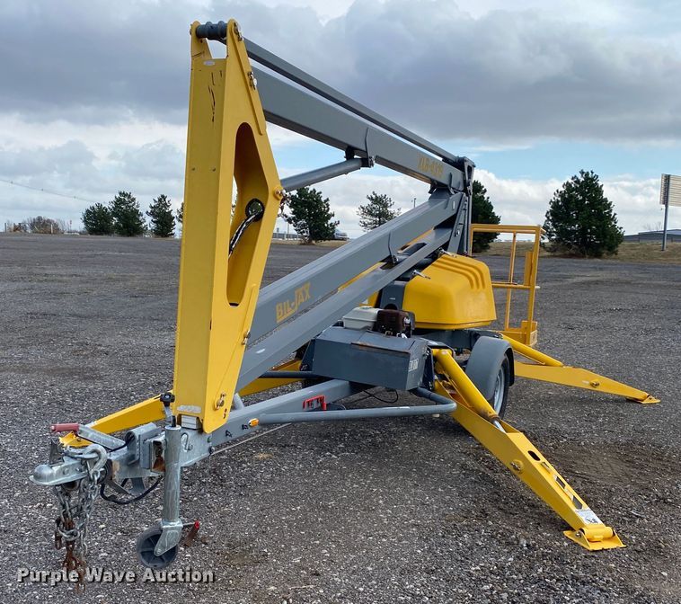 image for item JW9323 2004 Bil-Jax XLB-4319  boom lift