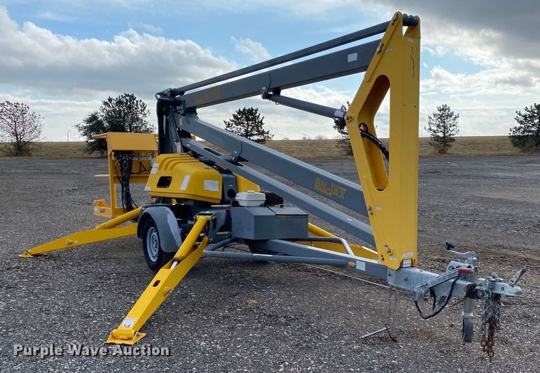 image for item JW9323 2004 Bil-Jax XLB-4319  boom lift