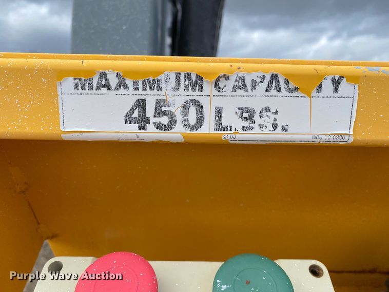 image for item JW9323 2004 Bil-Jax XLB-4319  boom lift