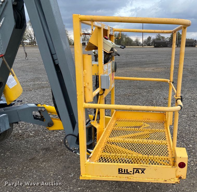 image for item JW9323 2004 Bil-Jax XLB-4319  boom lift