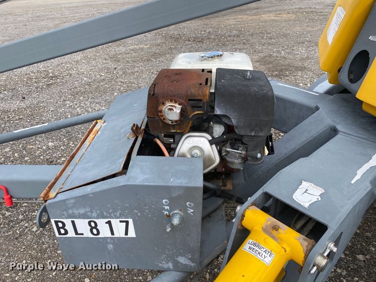 image for item JW9323 2004 Bil-Jax XLB-4319  boom lift