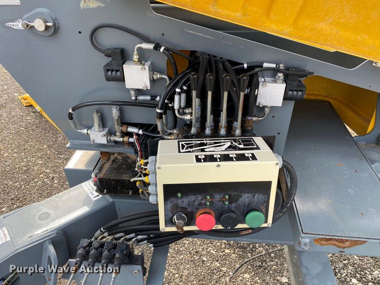 image for item JW9323 2004 Bil-Jax XLB-4319  boom lift