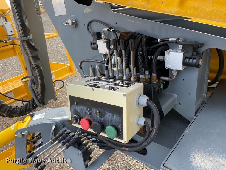 image for item JW9323 2004 Bil-Jax XLB-4319  boom lift