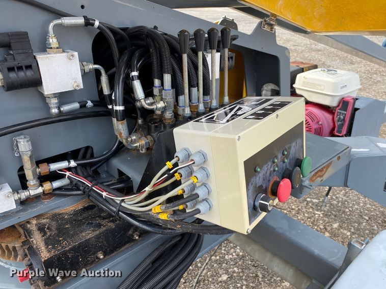 image for item JW9323 2004 Bil-Jax XLB-4319  boom lift