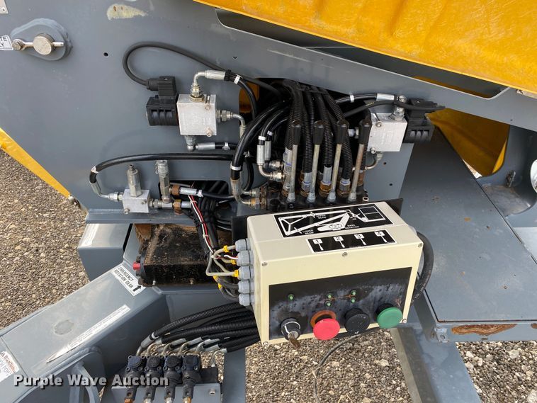 image for item JW9323 2004 Bil-Jax XLB-4319  boom lift