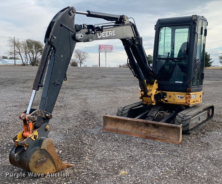 image for item JW9327 2013 John Deere 35D  mini excavator