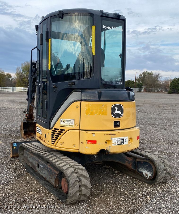 image for item JW9327 2013 John Deere 35D  mini excavator