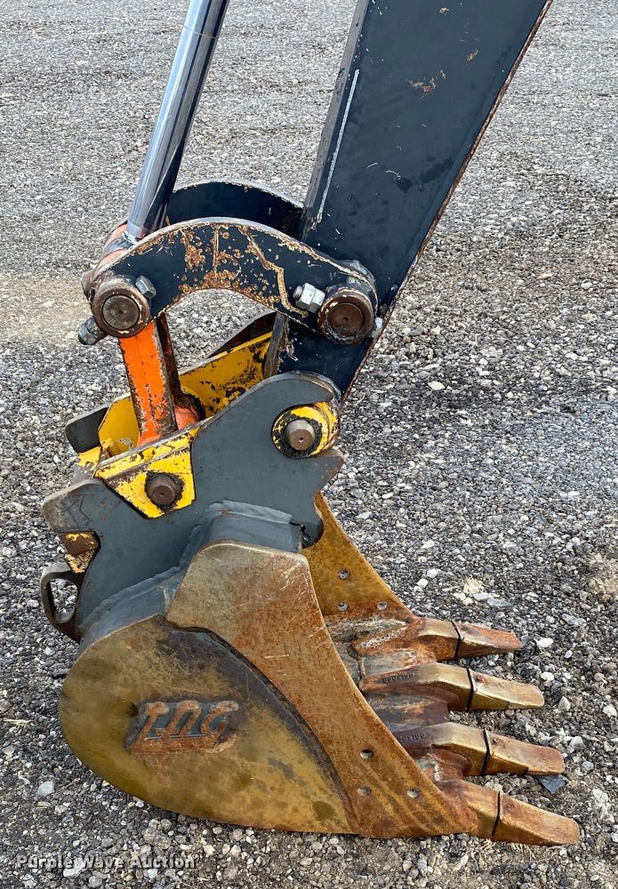 image for item JW9327 2013 John Deere 35D  mini excavator