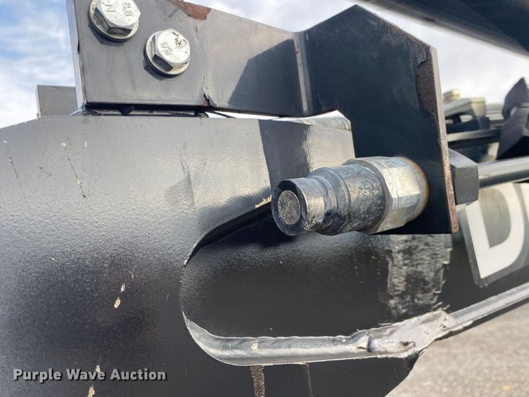 image for item JW9327 2013 John Deere 35D  mini excavator