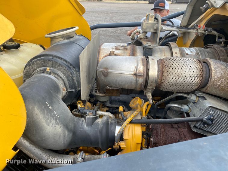 image for item JW9328 2012 John Deere 310SK  backhoe