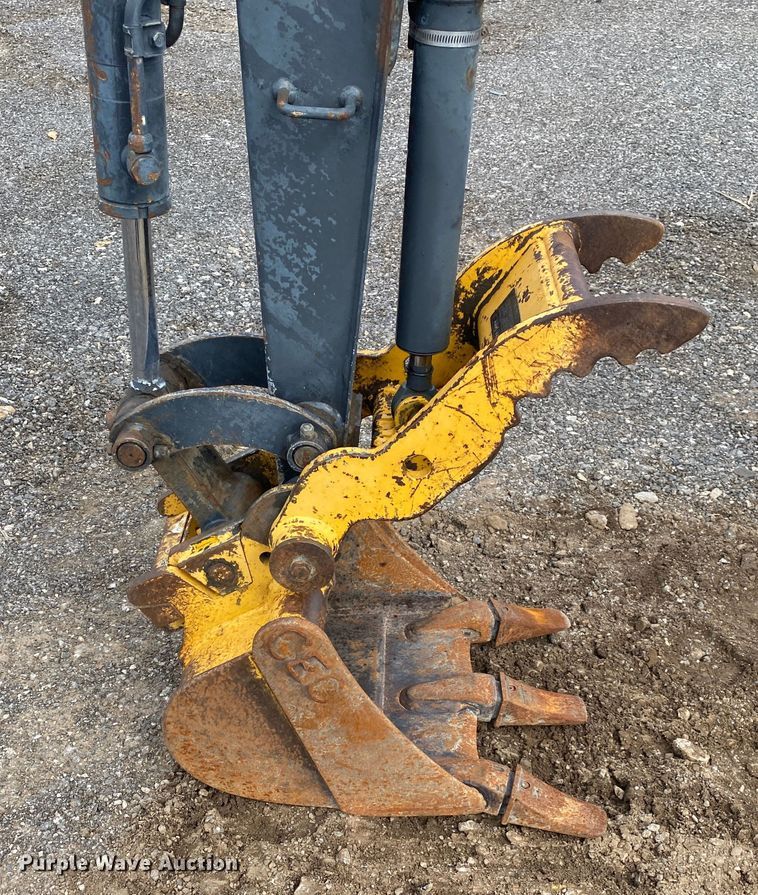 image for item JW9332 2008 John Deere 17D  mini excavator