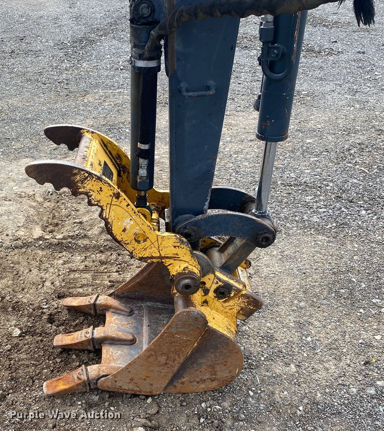 image for item JW9332 2008 John Deere 17D  mini excavator