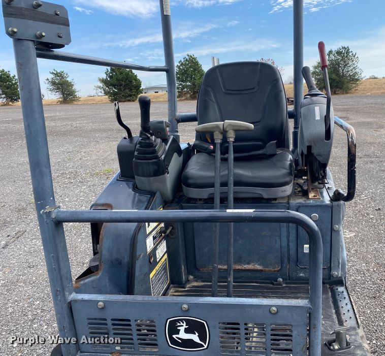 image for item JW9332 2008 John Deere 17D  mini excavator