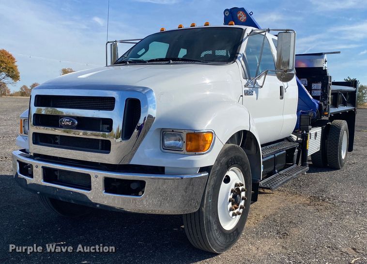 image for item JW9337 2013 Ford F750 Super Duty  SuperCab crane truck