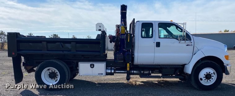 image for item JW9337 2013 Ford F750 Super Duty  SuperCab crane truck