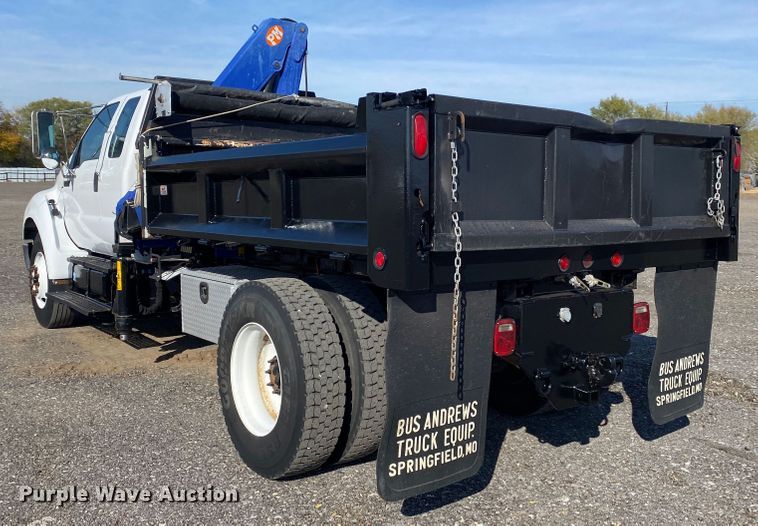 image for item JW9337 2013 Ford F750 Super Duty  SuperCab crane truck