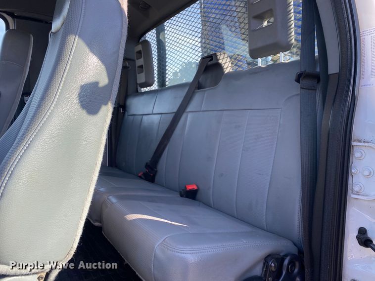 image for item JW9337 2013 Ford F750 Super Duty  SuperCab crane truck