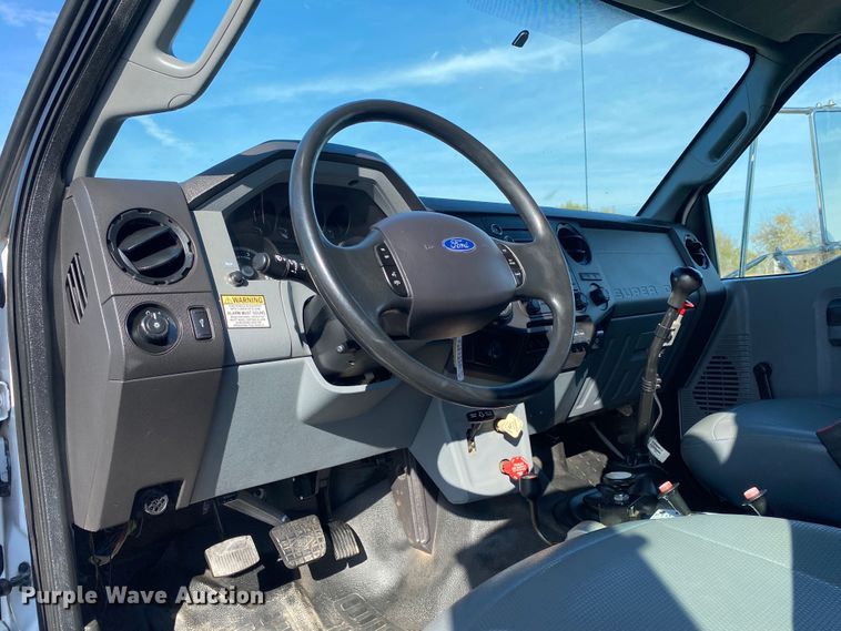 image for item JW9337 2013 Ford F750 Super Duty  SuperCab crane truck