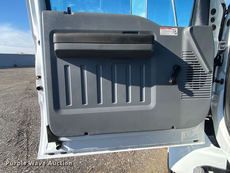 image for item JW9337 2013 Ford F750 Super Duty  SuperCab crane truck