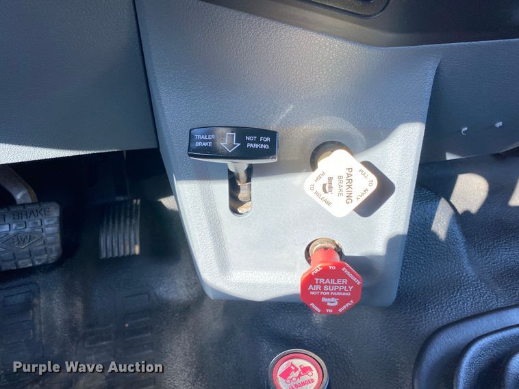 image for item JW9337 2013 Ford F750 Super Duty  SuperCab crane truck